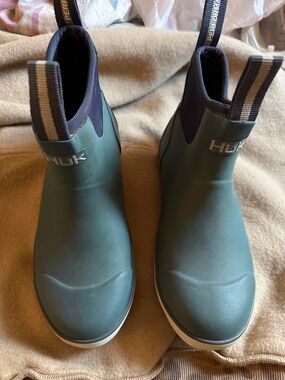 Huk Teal Slip-On Waterproof Boots with Navy Trim